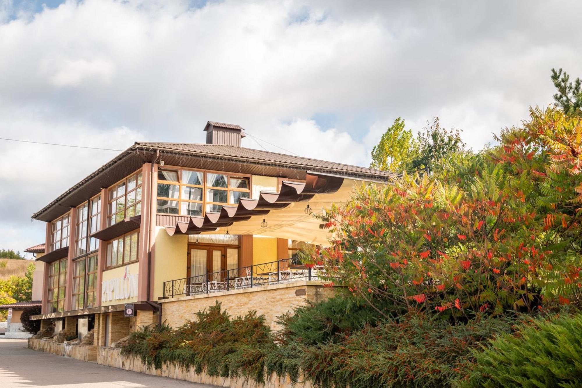 Hotel Butterfly Sadove Exterior foto
