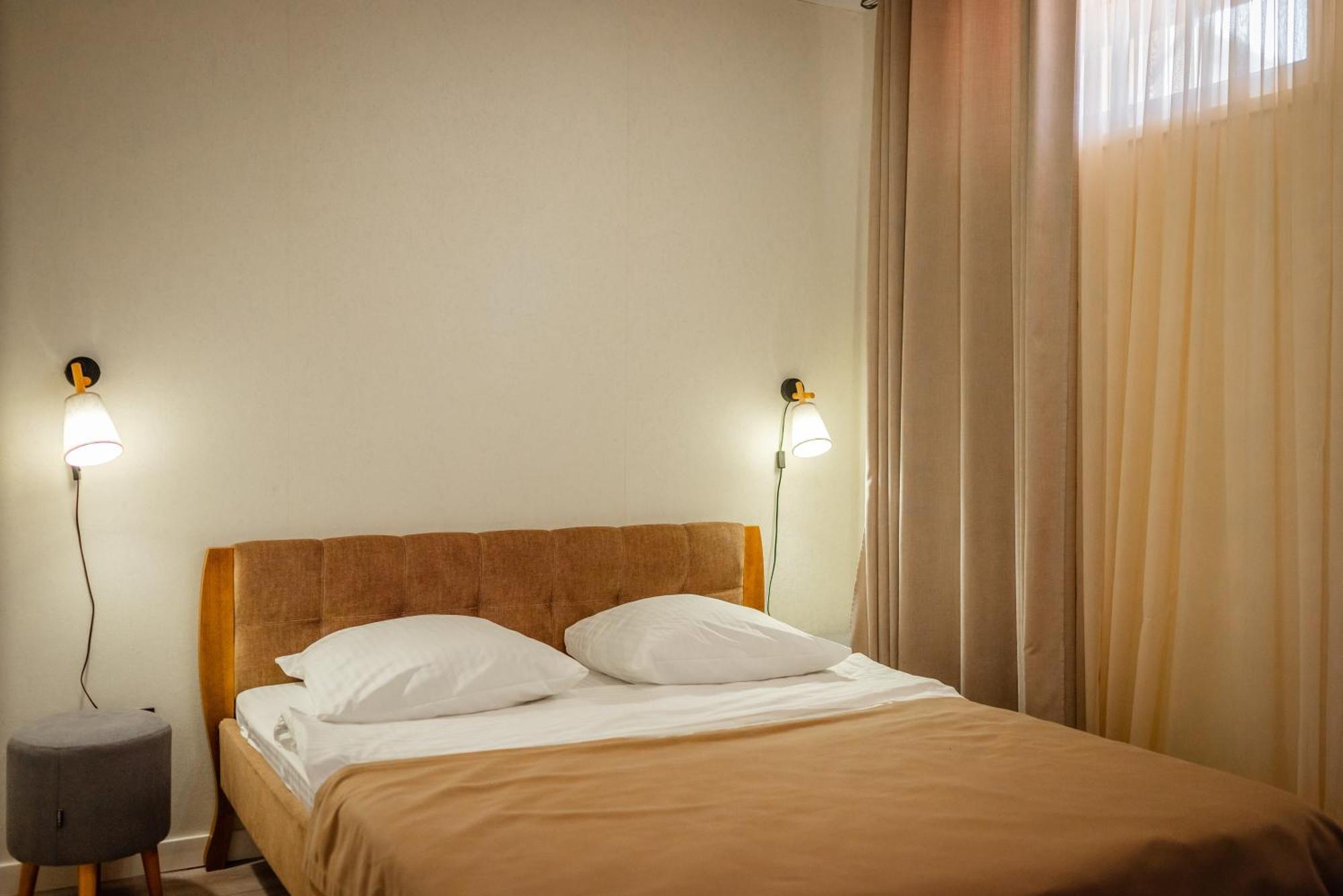 Hotel Butterfly Sadove Exterior foto
